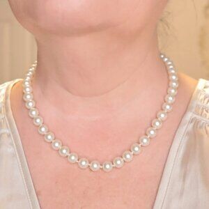 Vintage Glass Pearl Necklace 17" 1970s Faux Pearls Bridal Wedding Jewelry